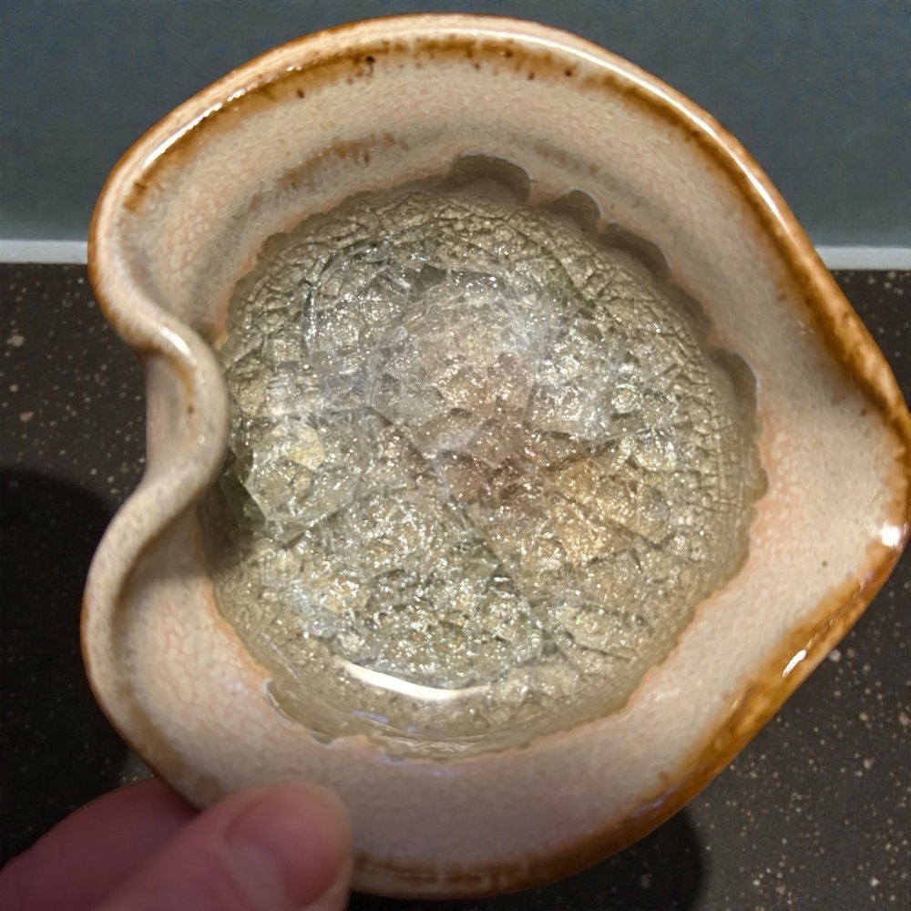 Down To Earth Pottery Little Dish-Heart Shape Crushed Glass 100% Recycled Glass - Picture 4 of 9